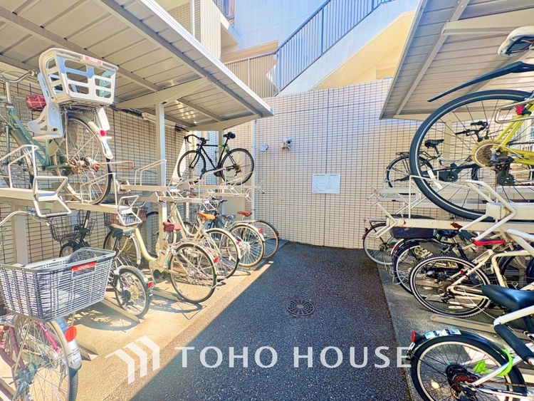 その他 【BICYCLE PAEKING LOT】◆駐輪場◆快適な生活には欠かせない自転車。開放的な駐輪場がございます。