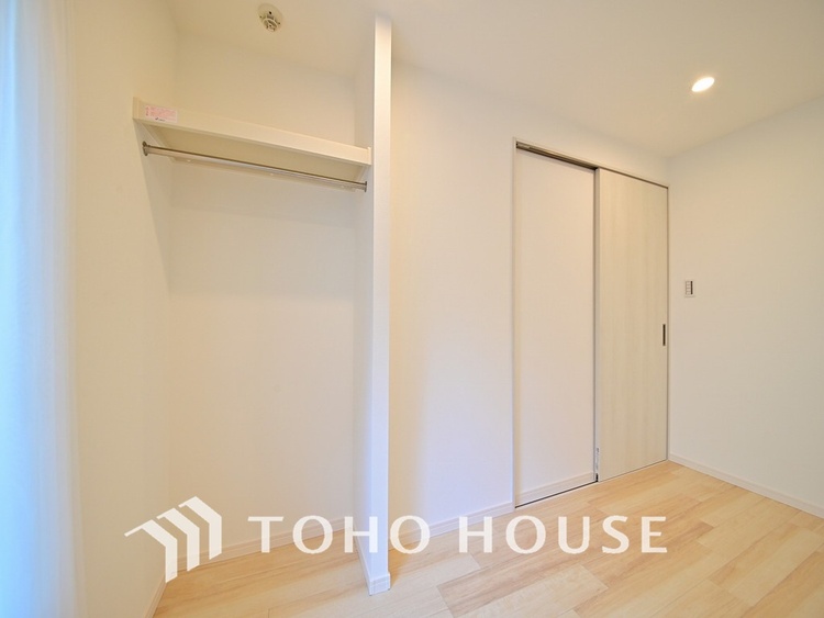 内装 シンプルですっきりとした室内は飽きのこない居心地の良い雰囲気です