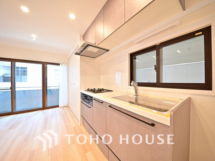 キッチン シンプルな部屋の雰囲気に溶け合うナチュラルキッチン