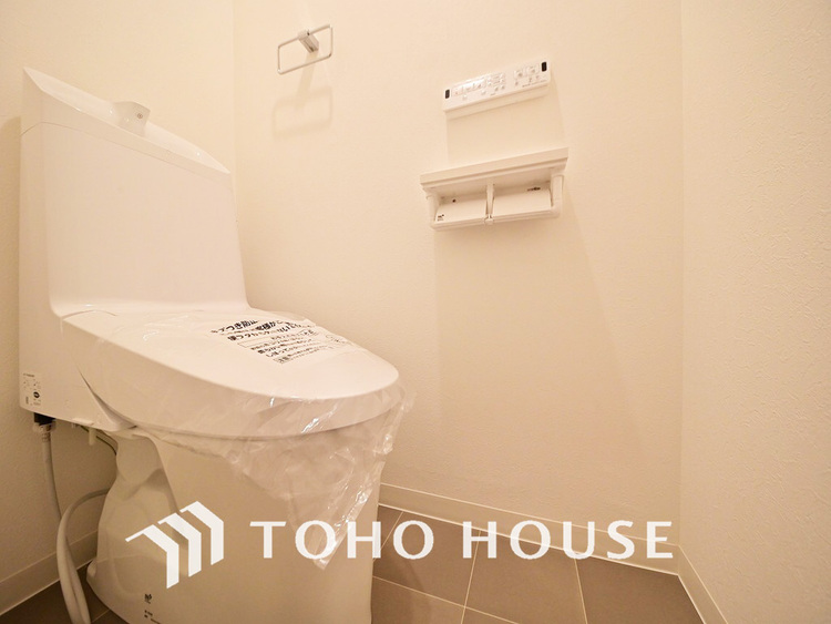 トイレ 清潔な洗浄機能付温水シャワートイレ