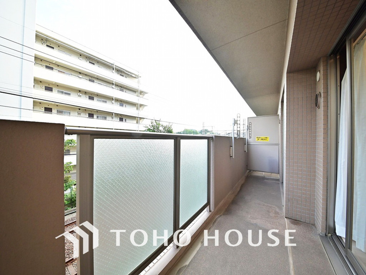 バルコニー 陽当たり良好なバルコニー