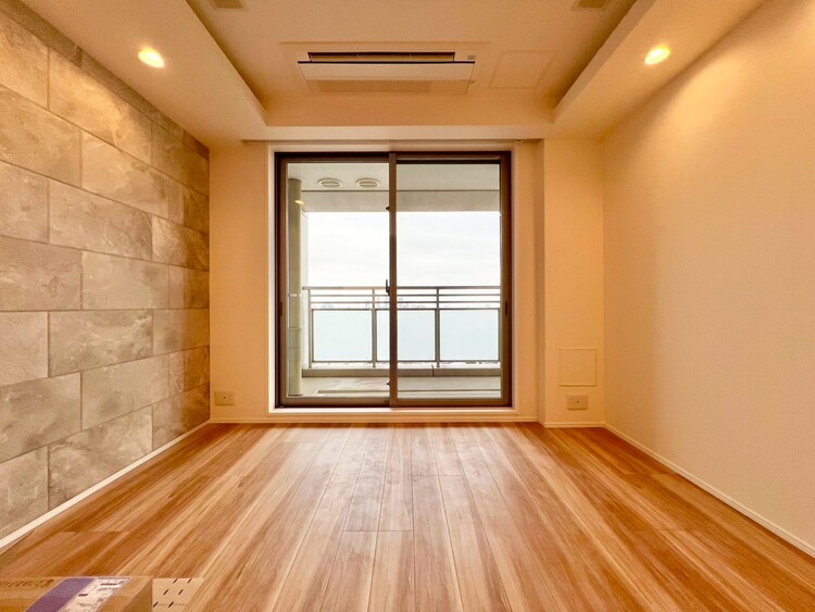 居間 通風・採光に優れ、心地よい光と風が溢れています。