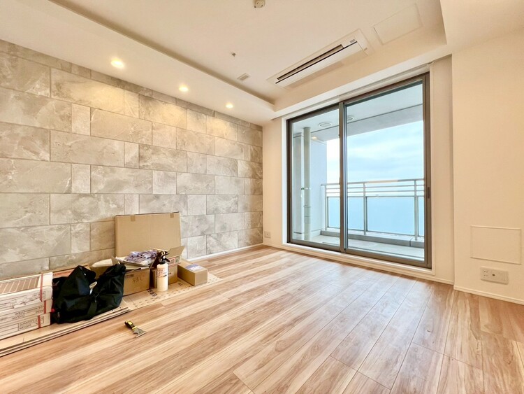 居間 落ち着いた雰囲気に包まれて、伸びやかな空間。