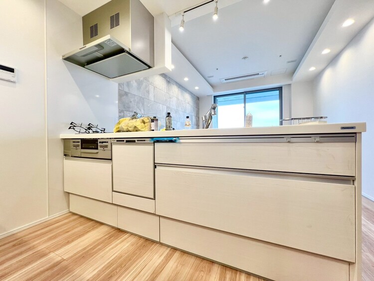キッチン 使いやすくスタイリッシュなキッチン空間になっております。