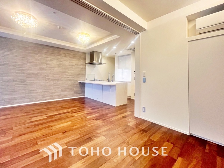 内装 【LIVING】◆住む喜び、楽しさ、感動◆を君と共有したい。いつまでもずっと家族を見渡せるこの広い空間で。