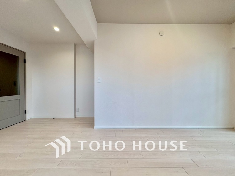 内装 【LIVING】◆陽光◆が差し込む。この開放的なLDKに家族の笑顔が集う。家族が一緒に過ごす空間は明るく、そして居心地よく。