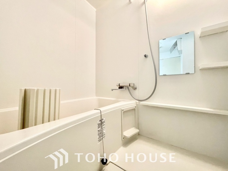 風呂 【BATHROOM】◆プライベートな空間◆simpleだからrelaxできるんです。こころもからだもキレイさっぱり。