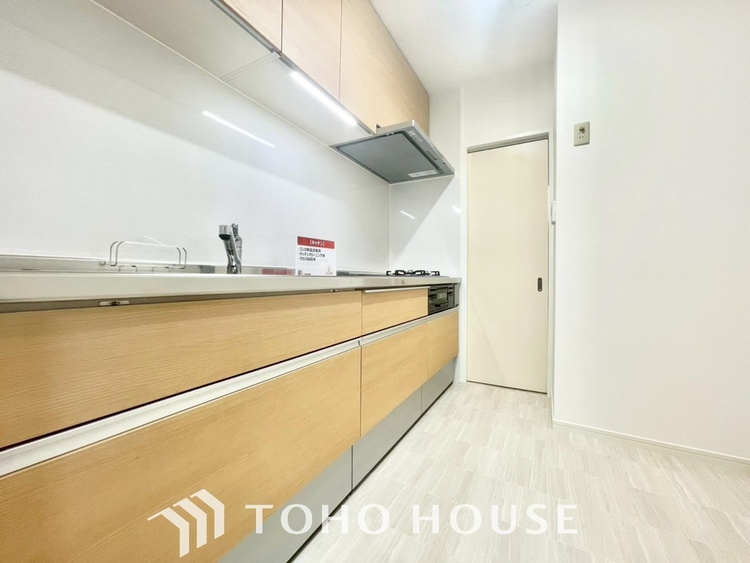 その他 【KITCHEN】◆開放的◆後片付けが楽なシステムキッチン。収納スペースの充実！