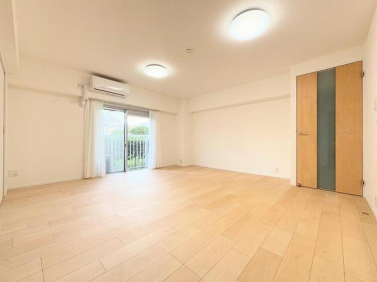 その他 ●〇家族の思いを抱きながら、平和であることに感謝したくなる悠久の時。あたかかく感じるのは、陽当りだけではなかった！広く和やかに暮らせる空間と家族の存在が胸にジーンと響きわたる。理想の住まいがここに〇●