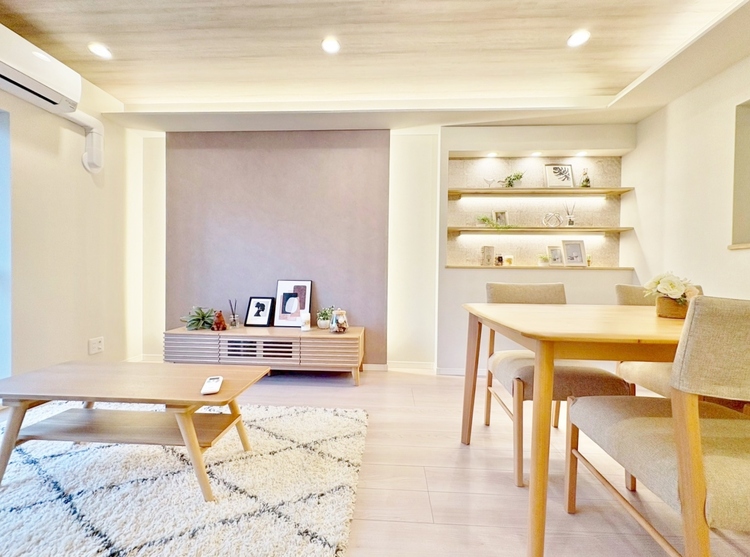 居間 飾り過ぎないシンプルな内装と偏り過ぎないデザインで統一しました。