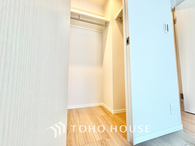 収納 【a closet full of dreams】しまいきれない思い出はクローゼットに。いつでも取り出せる広さが生活を彩る。