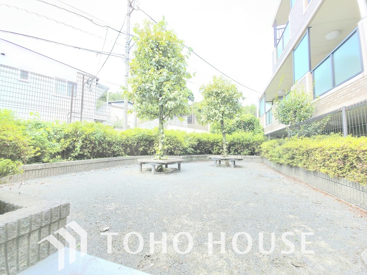 その他 現在リフォーム中。新しく生まれ変わる室内は、快適な暮らしを彩る空間へ。白を基調とした明るい内装、最新の設備が、あなたの新生活を豊かにします。完成を楽しみにお待ちください。