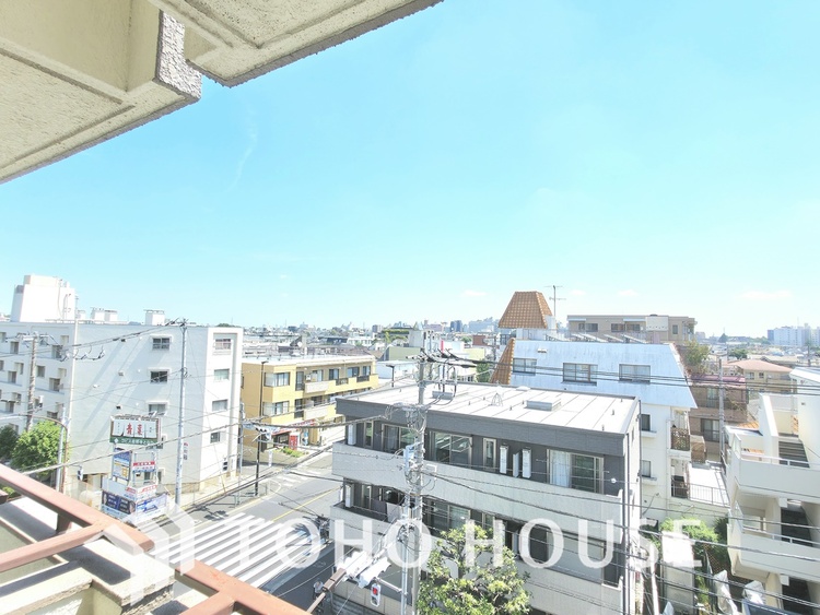 その他 現在リフォーム中。新しく生まれ変わる室内は、快適な暮らしを彩る空間へ。白を基調とした明るい内装、最新の設備が、あなたの新生活を豊かにします。完成を楽しみにお待ちください。