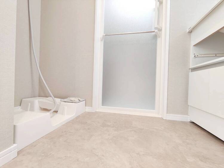 その他 十分な広さの脱衣所。