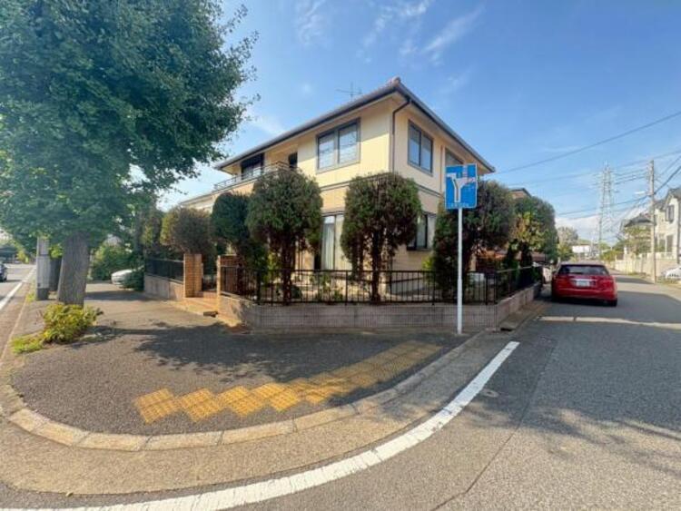 外観 角地！土地59坪！建物43坪！ゆったり敷地にゆったりとして間取りが魅力。