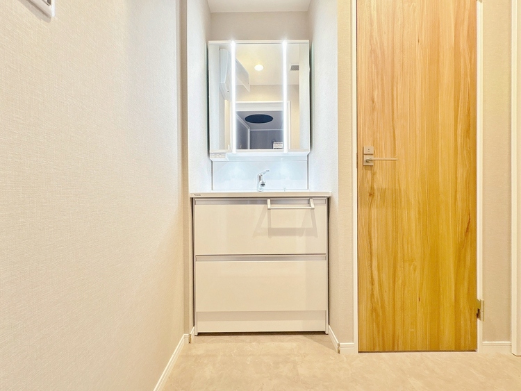 洗面 清潔感と心地よさを重視した、上質感漂うパウダールーム。