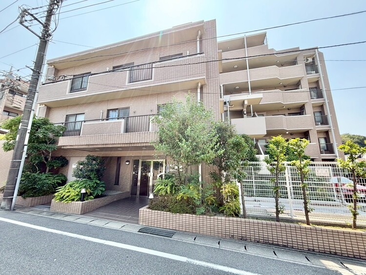 外観 資料には掲載していない情報が、現地にはたくさんあります。是非一度、現地をご確認ください。