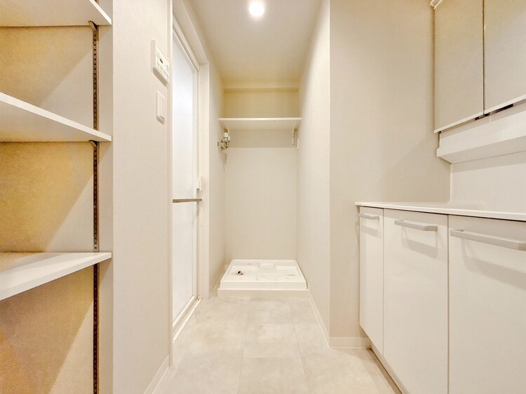 洗面 清潔感と心地よさを重視した、上質感漂うパウダールーム。