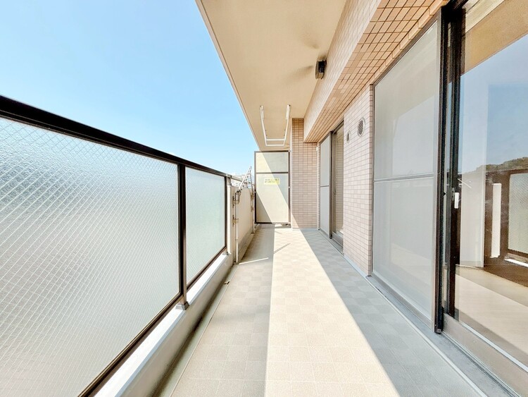 バルコニー 暮らしの中で、光と風を演出してくれるバルコニー。