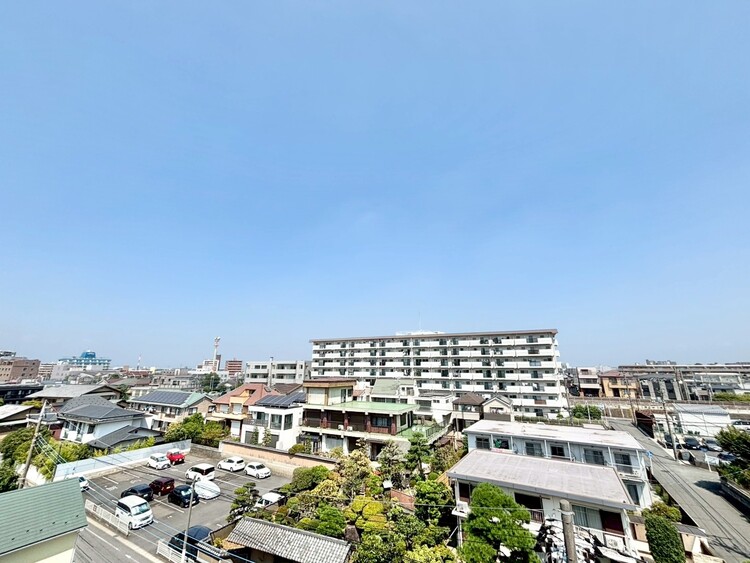 バルコニー 頬をなでる、優しい風を感じることが出来ます。