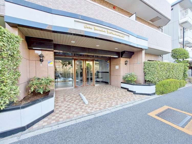 エントランス 外と内をつなぐエントランスは、まさに顔となる場所。