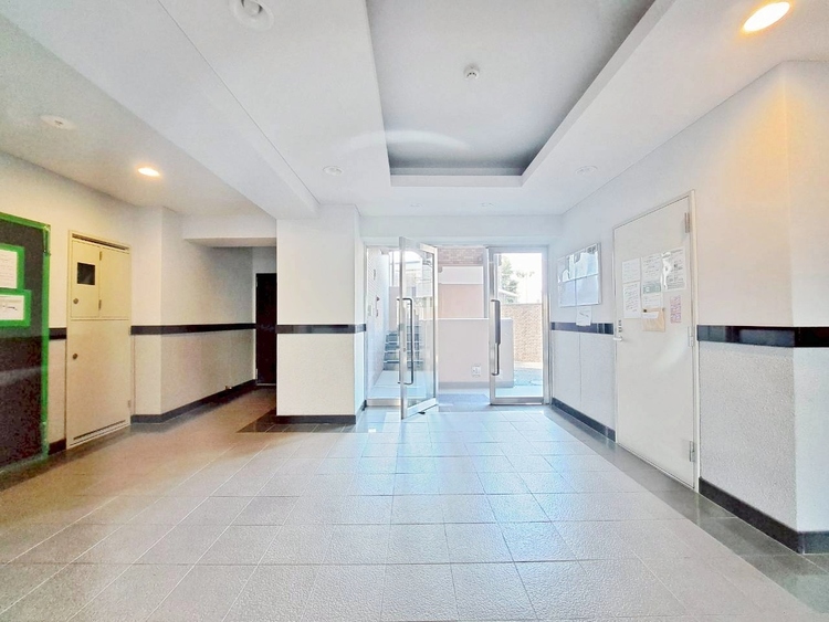 エントランス エントランス内部は、管理が行き届き清潔な共有スペースとなっています。