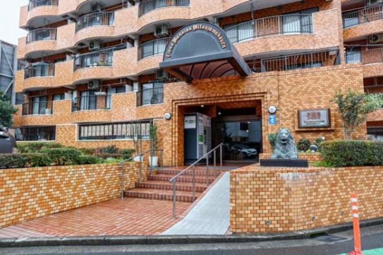 エントランス エントランスは、まさに顔となる場所。シンプルながらも格調高い雰囲気を漂わせて上質な空間。