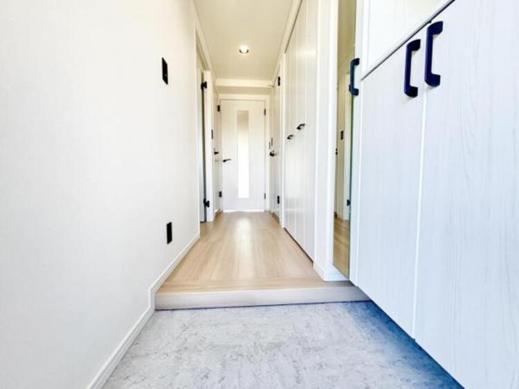 その他 広々とした玄関で大切なお客様をお出迎え。明るく気持ちの良い玄関は気持ちが盛り上がります。