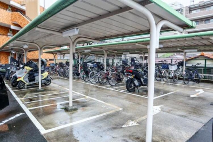 その他 管理の行き届いた駐輪場は屋根付きで雨の日も安心です。