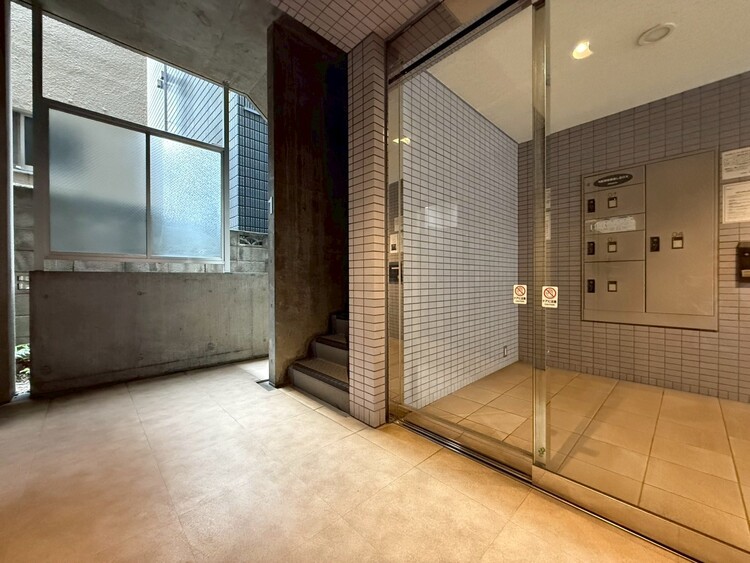 その他 館内は静寂な中が保たれており、管理が行き届いている印象を受けました。