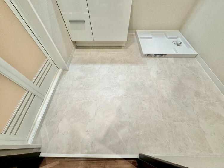 その他 十分な広さの脱衣所。