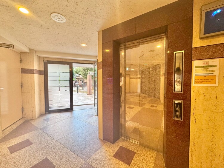 その他 エレベーター完備のため荷物が多くなっても安心。