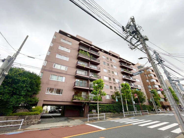 その他 飽きのこないシンプルモダンな外観です。