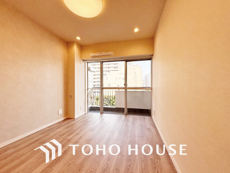 内装 シンプルですっきりとした室内は飽きのこない居心地の良い雰囲気