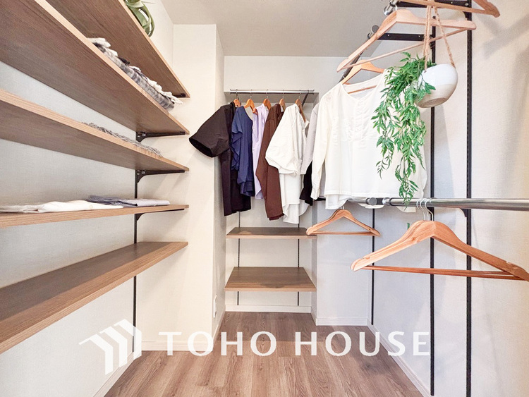 収納 沢山のお洋服を綺麗に収納できる「ウォークインクローゼット」