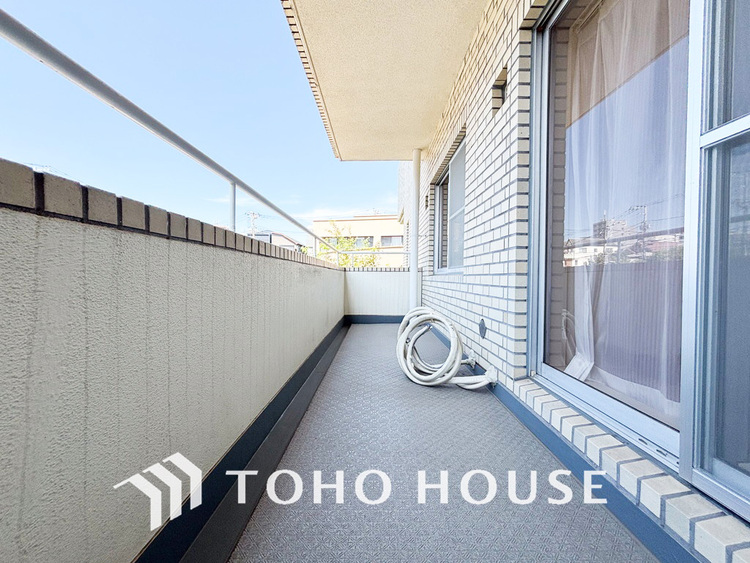 バルコニー 陽当たり良好なバルコニー