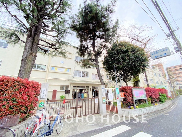周辺 新宿区立落合第一小学校　距離230ｍ