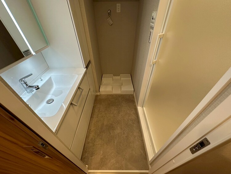 その他 十分な広さの脱衣所。