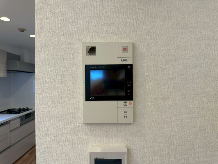 その他 誰が来てもわかる様にモニター付きインターホンを設置。