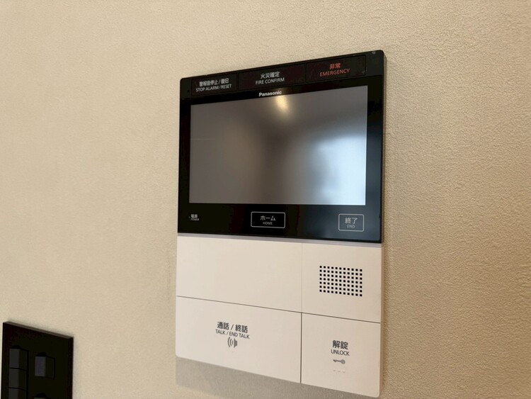 その他 誰が来てもわかる様にモニター付きインターホンを設置。
