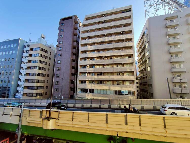 バルコニー 陽当たり・通風・開放感に恵まれた環境です。