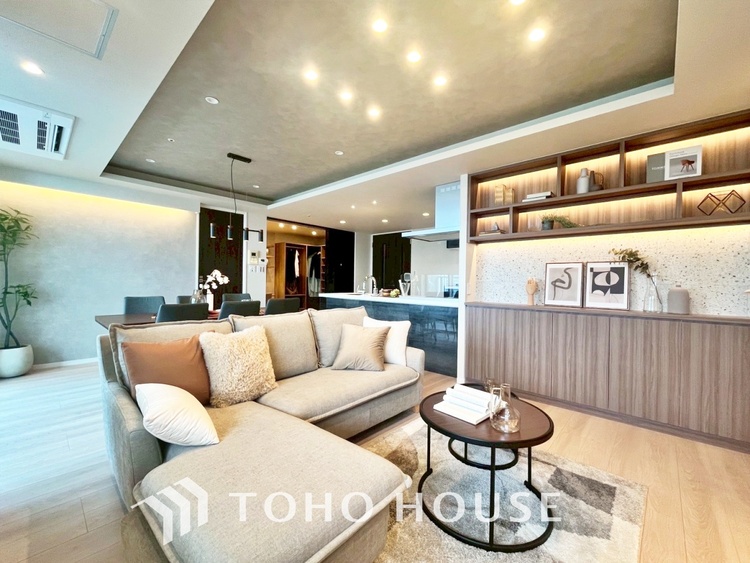 内装 【LIVING】◆住む喜び、楽しさ、感動◆を君と共有したい。いつまでもずっと家族を見渡せるこの広い空間で。