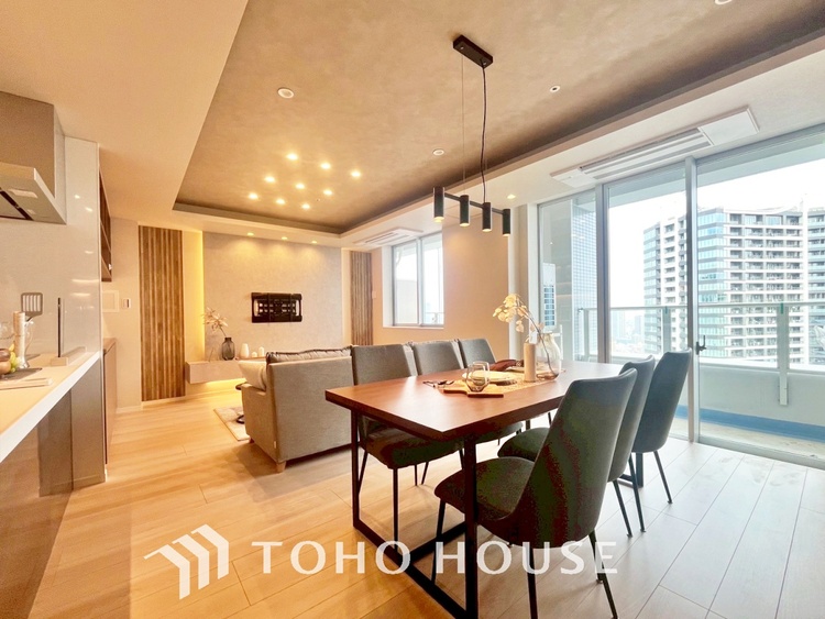 内装 【LIVING】◆simple is best◆無駄のない綺麗なつくりのリビングルームであなただけの暮らしを。