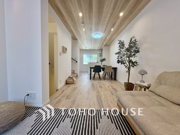 内装 【LIVING】◆煌びやか◆愛おしい家族との団欒の時間をより一層幸せなものに感じさせる煌びやかなLDK。輝かしい毎日が待っています。