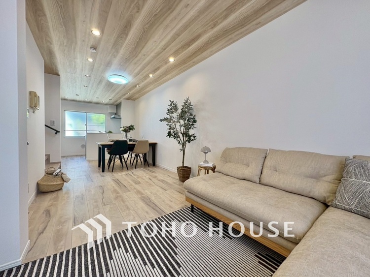 内装 【LIVING】◆simple is best◆無駄のない綺麗なつくりのリビングルームであなただけの暮らしを。