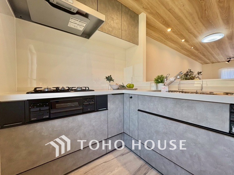 キッチン 【KITCHEN】◆Happy◆愛情たっぷりのお料理で家族にHappyを。システムキッチンがあなたをサポートしてくれます。