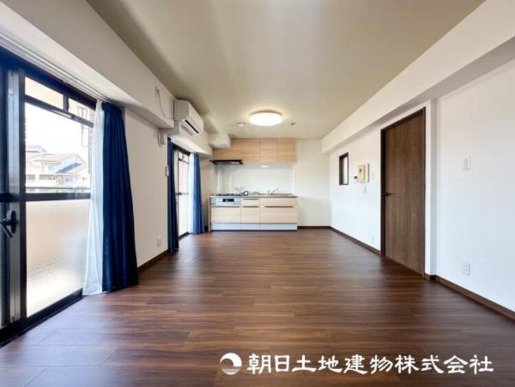 居間 【リビング】家族や友人との時間など１番多くの時間を過ごす空間だからこそ快適な空間を目指してプランニングしました