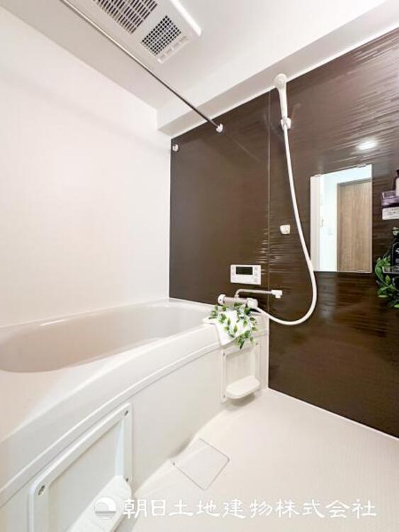 風呂 【浴室】日々の疲れを取り心も身体も癒すことができる私だけのリラックス空間、優しいカラーをチョイスし空間を仕上げました