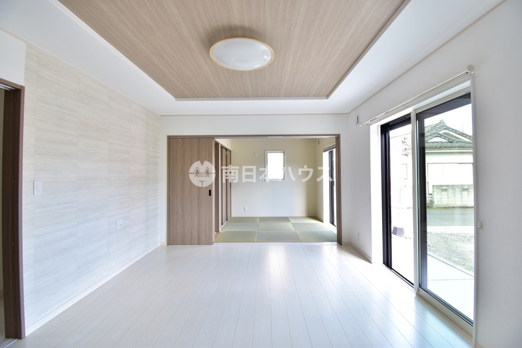 居間 オープンでのびやかな空間を生み出す、こだわりの広がりとゆとり