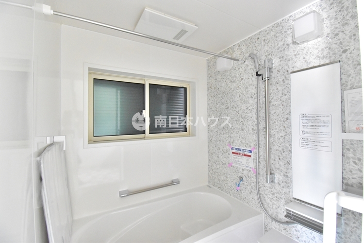 風呂 お子様と一緒にバスタイムを楽しめる広々浴室